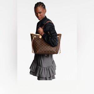 Authentic Louis Vuitton Classic Neverfull MM
Receipt Document included